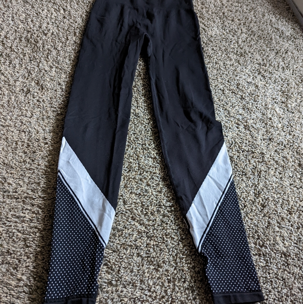Pink! Leggings - Picture 2 of 5